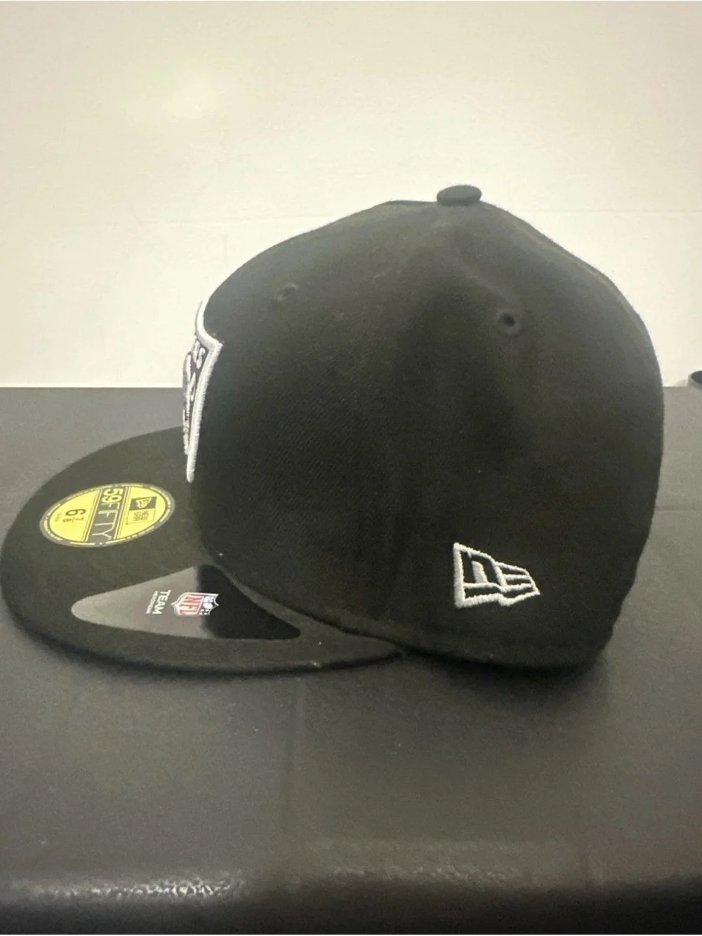New Era Black Raiders Fitted 59FIFTY Youth 6 7/8 Hat